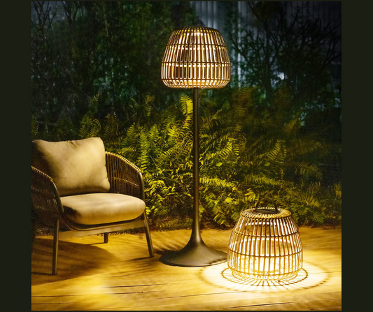 Lampadaire solaire à LED en rotin