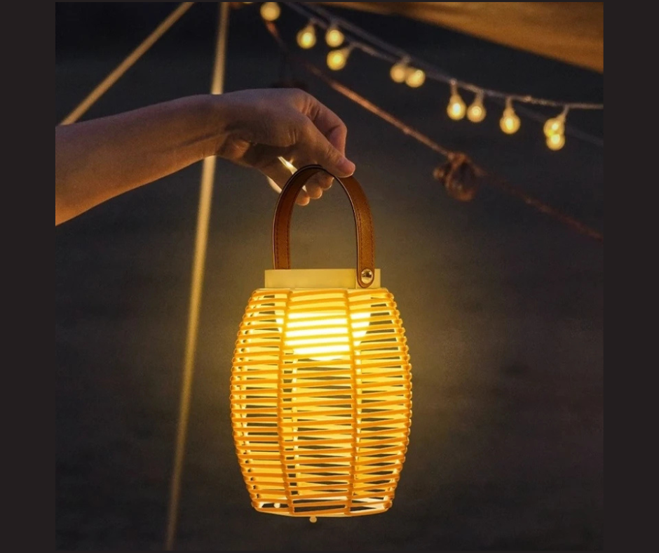 Lampe de Table Solaire en Rotin