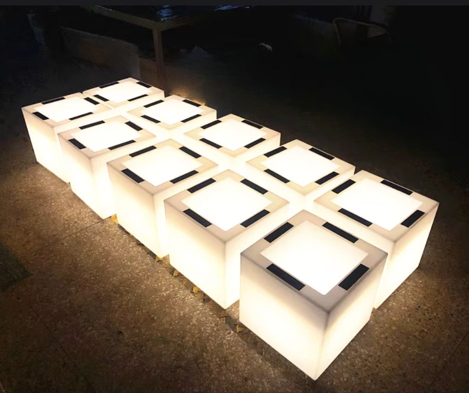 Pot de fleurs solaire à LED