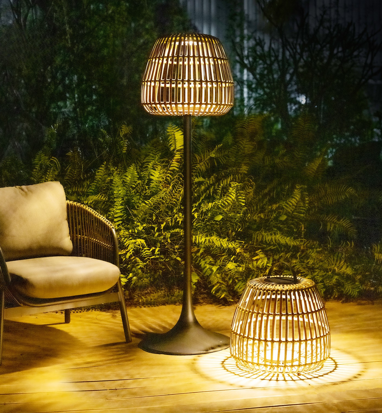 Solar Rattan Lamps