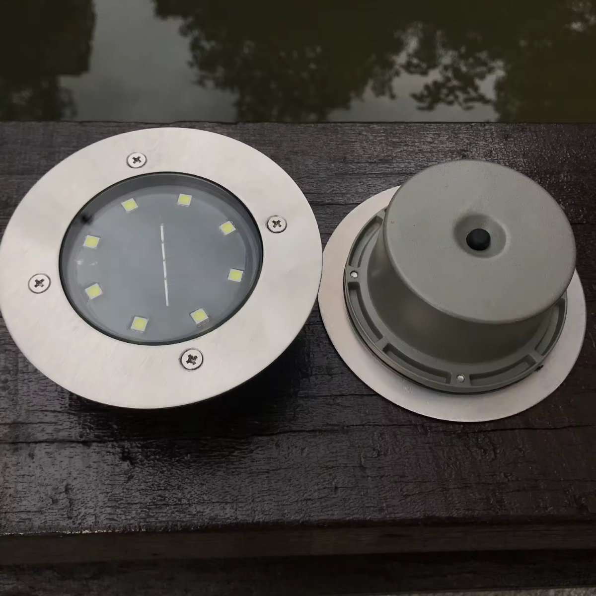 Lampe LED solaire encastrée