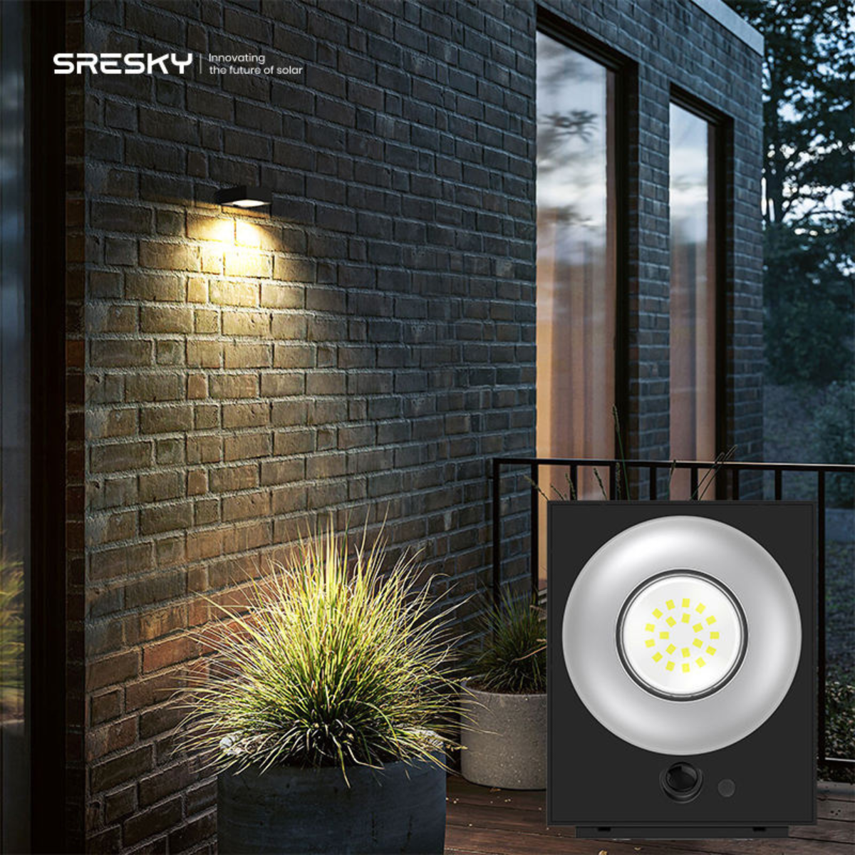 Mini solar wall sconce