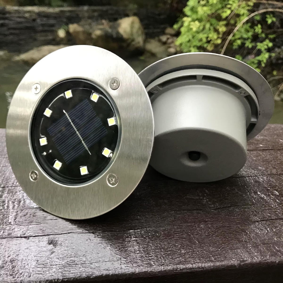 Lampe LED solaire encastrée